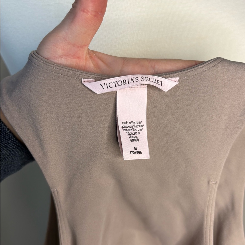 Victoria's Secret Taupe Tank Top - Picture 4 of 6